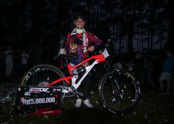 Rider Downhill Hildan Afos Katana