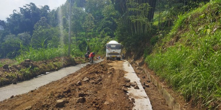 Akses jalan ke Gunung Banyak diperbaiki