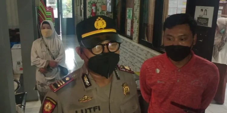 Polisi melakukan penyelidikan atas temuan bayi di jalan setapak di Desa Tirtomoyo.