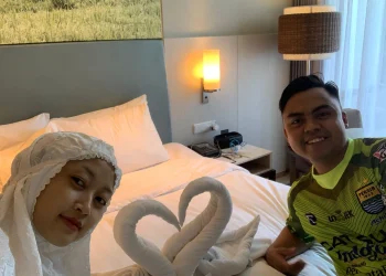 Irfan dan Nana bulan madu