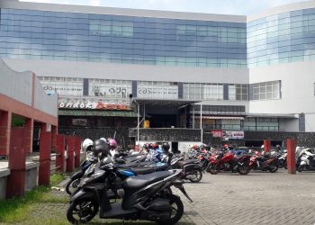 Kondisi parkir kendaraan bermotor di salah satu titik parkir di Kota Malang.
