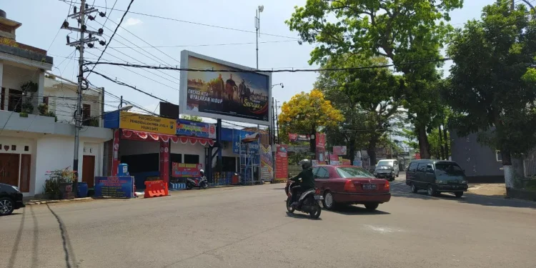 Barier di Pos Pendem disingkirkan.