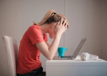 Ilustrasi mengalami stress. (Foto: Pexels/Tugu Jatim)