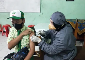vaksinasi pelajar terkendala comorbid.