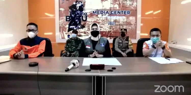 Wali Kota Batu jumpa pers yang dilaksanakan secara daring dan luring.