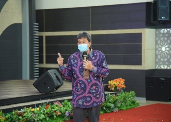 Koordinator Surabaya Ekspor Centre, Dr Moch Ardi memberikan materi tentang Manajemen Ekspor dan Standarisasi  Mutu Produk UKM yang Berdaya Saing. Foto: dok
