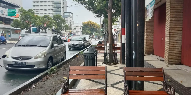 Pedestrian di Jalan Basuki Rahmat, kawasan Kayutangan Heritage yang direncanakan akan dipasang lampu hias. Foto: M Sholeh
