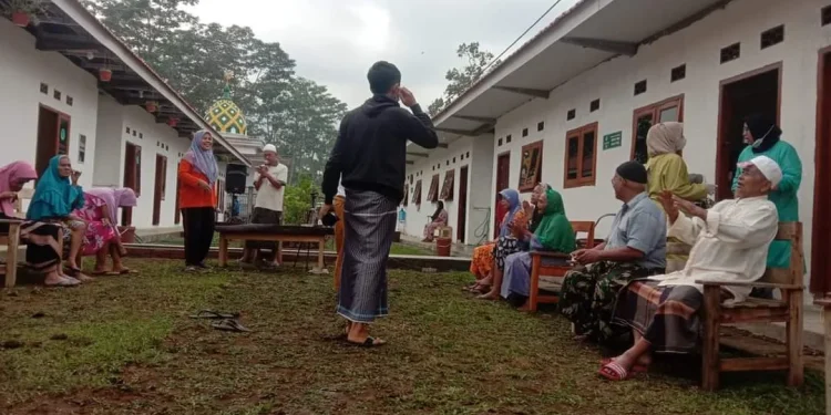 lansia - Unggah Surat Penyerahan Ibu Trimah, Pendiri Griya Lansia Husnul Khotimah Beri Klarifikasi