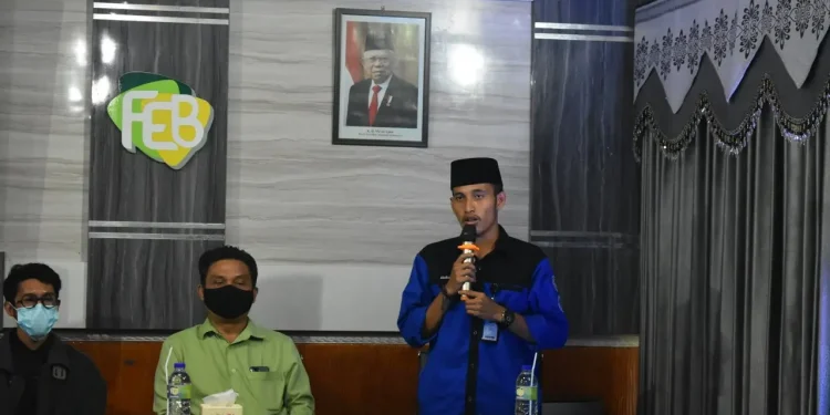 Ketua HMJ Manajemen FEB Unisma, Moh Aslim memberikan sambutan. Foto: dok