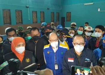 batu - Kunjungi Kota Batu, Khofifah Nyalakan Tanda Waspada Ancaman Bencana Hidrometeorologi
