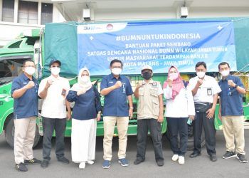 Penyaluran bantuan dari Satgas Bencana BUMN Wilayah Jawa Timur, pada Jumat (5/11/2021). Foto: dok