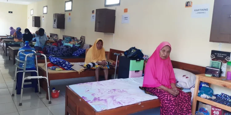 Para penghuni Griya Lansia Husnul Khotimah. Foto: Aisyah