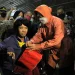 Kunjungi Pengungsi Banjir Bandang, Mensos Santuni Korban Meninggal dan Luka-luka