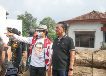 DPR - Anggota Komisi VII DPR RI, Gus Ali Beri Bantuan untuk Korban Banjir Bandang