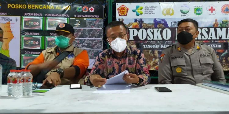 Ketua Tim Tanggap Darurat Bencana Kota Batu, Punjul Santoso di Pos BPBD Kota Batu, pada Minggu (7/11/2021). Foto: Ulul Azmy