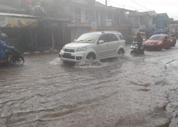Banjir di Jalan Raya Wandanpuro, Bululawang. Foto: Aisyah