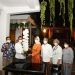 Wali Kota Batu, Dewanti Rumpoko (tiga dari kiri) saat Malam Penggalangan Dana Batu Shining Orchid Week 2021. Foto: Diskominfo Kota Batu