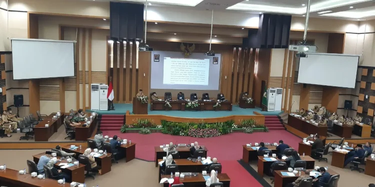 Rapat Paripurna DPRD Kabupaten Malang, pada Selasa (9/11/2021). Foto: Aisyah