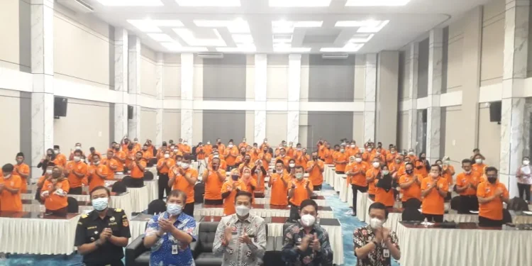 Pelaksanaan sosialisasi ketentuan cukai kepada warga Kecamatan Pagak. Foto: M Sholeh