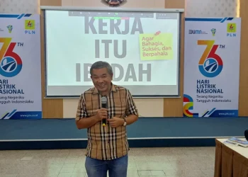 Aqua Dwipayana - Dr Aqua Dwipayana di UP3 PLN Malang: Bekerjalah Sepenuh Hati, Bukan Sepenuh Gaji