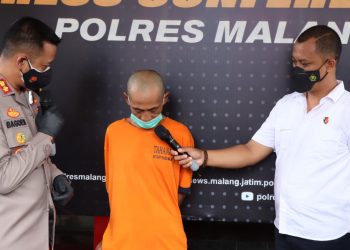 Pelaku saat di Polres Malang. Foto: Humas Polres Malang