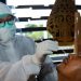 Warga Kota Malang menjalani swab antigen. Foto: Rubianto