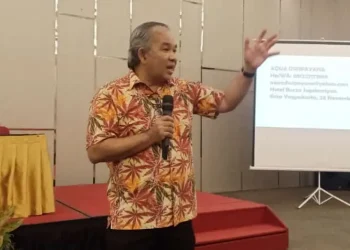 Dr Aqua Dwipayana: Guru Sejati Membuat Murid Percaya pada Kemampuan Sendiri