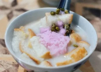 Angsle khas Malang dalam wadah mangkuk yang siap disantap. (Foto: Instagram/@amazingmalangeats) tugu malang