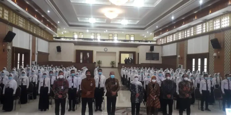 Buka Pelatihan Dasar, Gubernur Khofifah Ajak CPNS Kerja Keras Bangun Jatim
