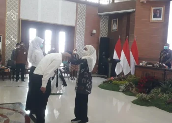 Buka Pelatihan Dasar, Gubernur Khofifah Ajak CPNS Kerja Keras Bangun Jatim