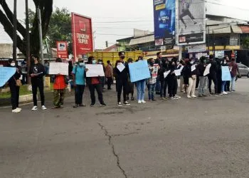 Demo Aliansi Mahasiswa di Kota Malang Tuntut Turunkan Uang Kuliah hingga Pembubaran Menwa
