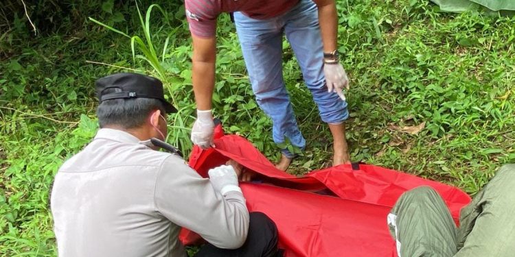 Sosok mayat ditemukan di tepi sungai Donomulyo, Kabupaten Malang