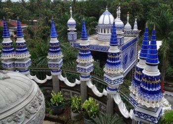 Masjid Turen atau masjid Tiban di Kabupaten Malang dari udara./