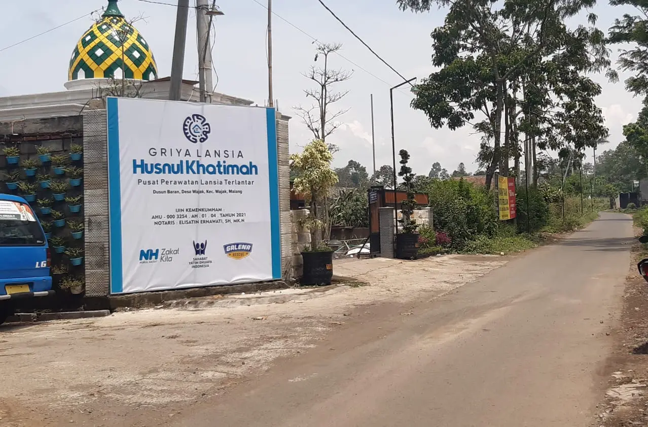 Griya Lansia Husnul Khotimah. 