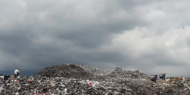 Masalah sampah plastik jadi persoalan bertahun tahun.