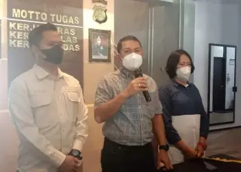 Kasat Serse Polresta Malang Kota memberikan penjelasn soal tersangka pengeroyokan