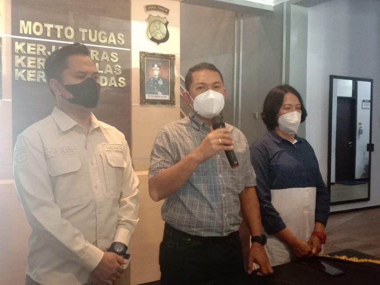 Kasat Serse Polresta Malang Kota memberikan penjelasn soal tersangka pengeroyokan