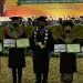 Rektor ITSK RS dr Soepraoen bersama para wisudawan