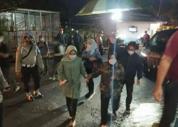 Mensos Tri Rismaharini mengunjungi remaja panti asuhan korban pelecehan seksual di Perlindungan dan Pelayanan Sosial Petirahan Anak (PPSPA)