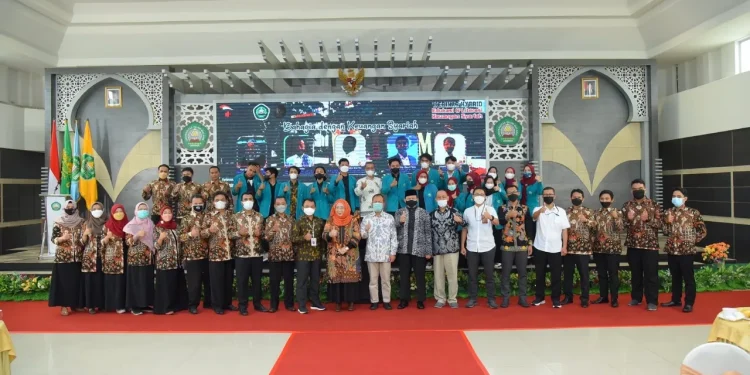 Foto bersama usai webinar keuangan syariah FEB Unisma