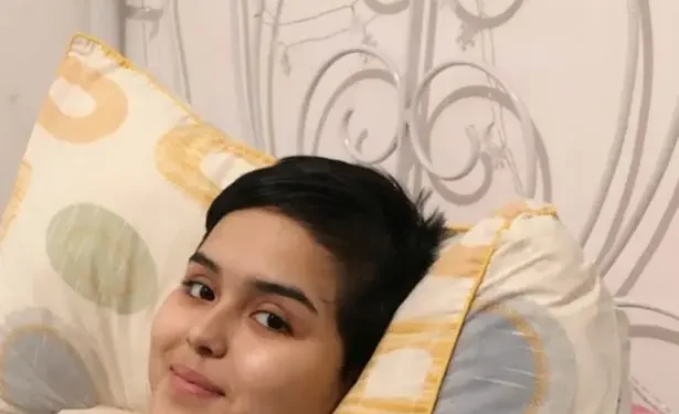 Laura dalam masa pemulihan. (Foto: Instagram @edlnlaura)