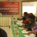Mahasiswa Pendampingan pelatihan desain UMM