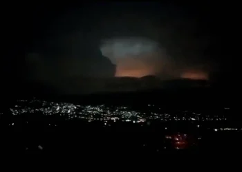Awan Kemerahan di Atas Gunung Welirang
