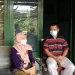 Dinsos Kota Malang Kirim Sembako untuk Pria yang Buta Usai Divaksin Astrazeneca