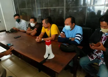 pedagang - Pedagang Pasar Besar Kota Batu Berunjuk Rasa