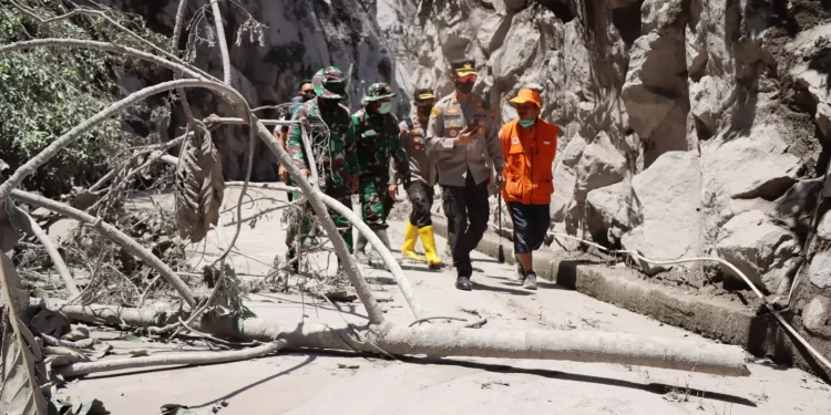 malang - Forkopimda Kabupaten Malang Tinjau Jembatan Gladak Perak yang Putus