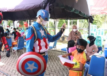 anak - Tarik Minat Anak, Polres Malang Hadirkan Superhero di Gebyar Vaksin