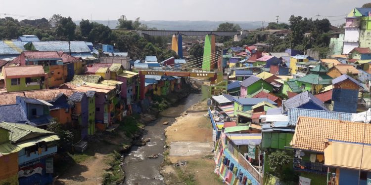 Destinasi wisata Kampung Warna Jodipan Kota Malang. Foto: M Sholeh