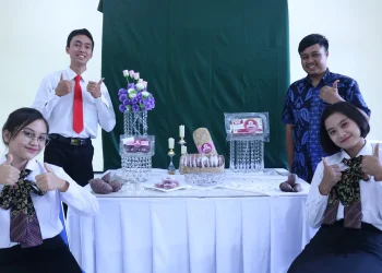 ubi - Olah Ubi Ungu Jadi Donat, SMKN 1 Turen Juara Sayembara Kompetisi Siswa SMK Indonesia 2021