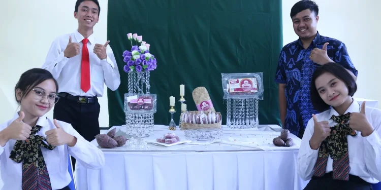 ubi - Olah Ubi Ungu Jadi Donat, SMKN 1 Turen Juara Sayembara Kompetisi Siswa SMK Indonesia 2021